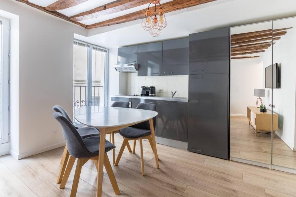 Apartment Grands Boulevards - 11 -
